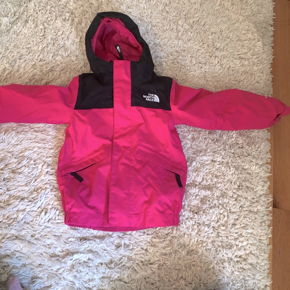 NORTHFACE triclimate girls winter jacket in 4t; great condition.